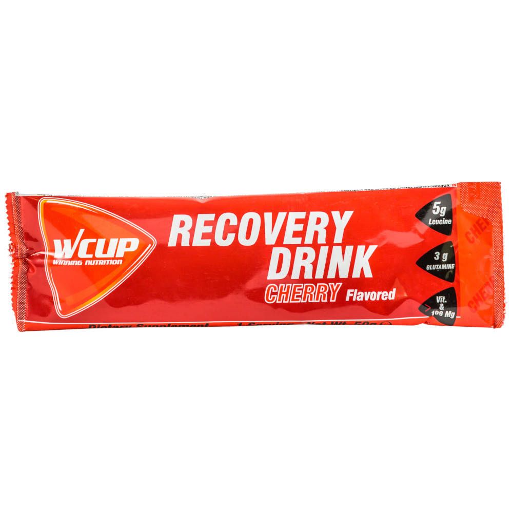 Rode zak met witte tekst. "Wcup Recovery Drink Kirsche". Bevat leucine, glutamine, vitaminen en magnesium.