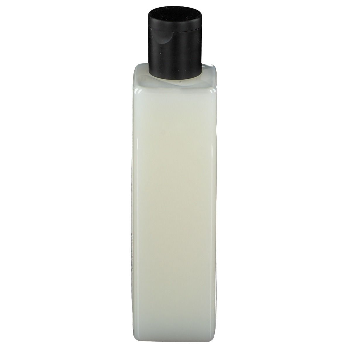 Flacon de shampooing rectangulaire avec bouchon rabattable noir. Flacon transparent avec liquide crémeux.