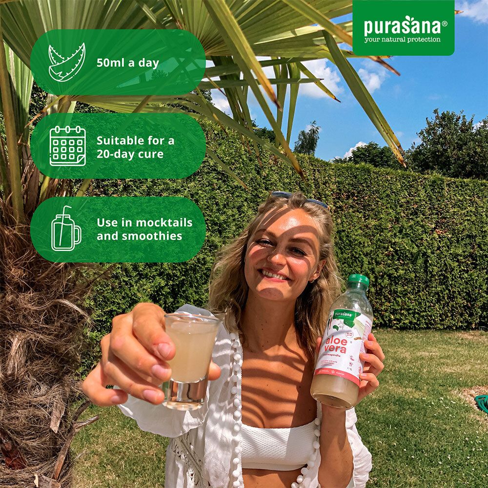 Vrouw houdt een glas en een fles aloë vera gel vast. Tekst: 50 ml per dag, kuur van 20 dagen, mocktails & smoothies.