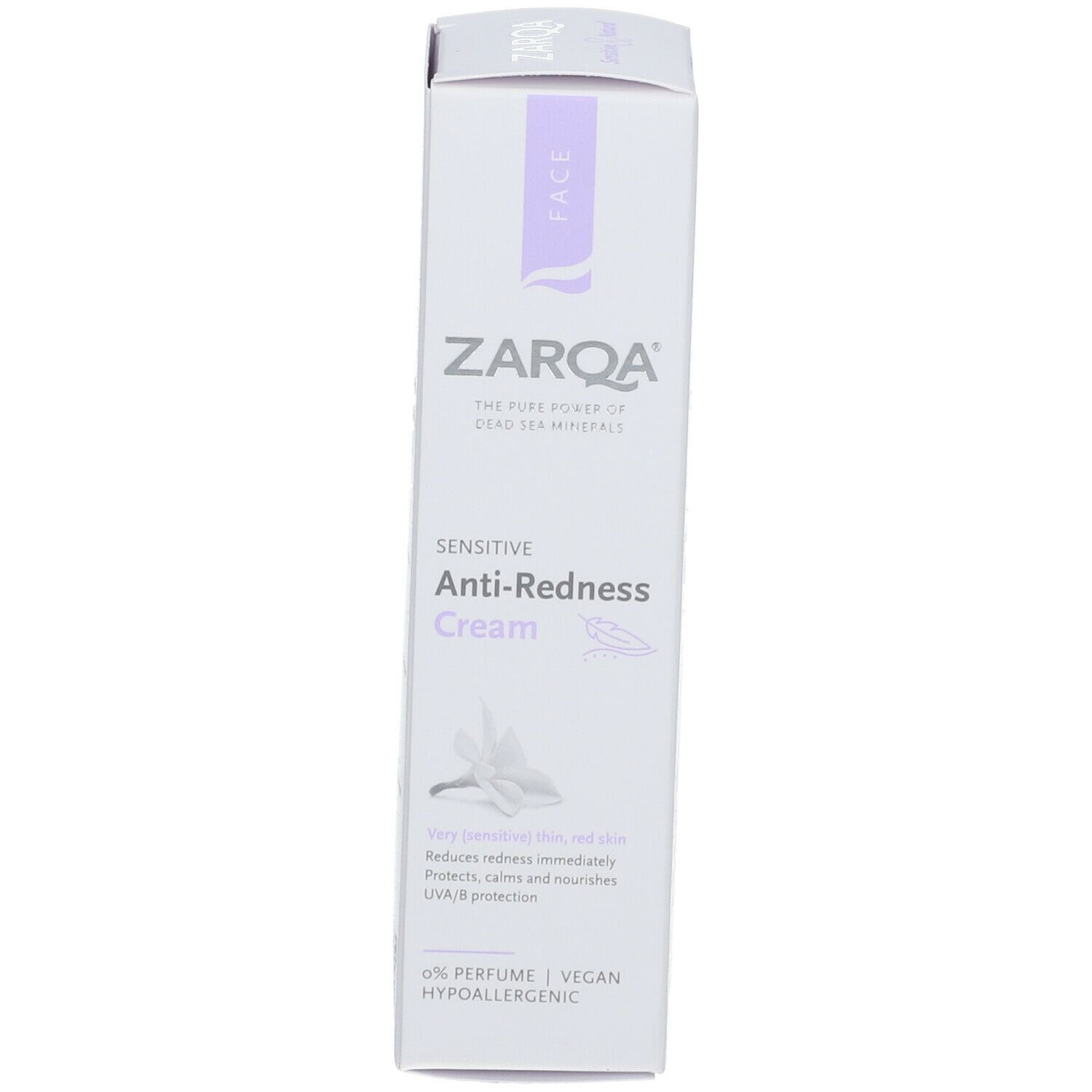 ZARQA Sensitive Anti-Redness Cream verpakking. Witte doos met paarse accenten. Tekst: Sensitive, Anti-Redness Cream. Vegan.