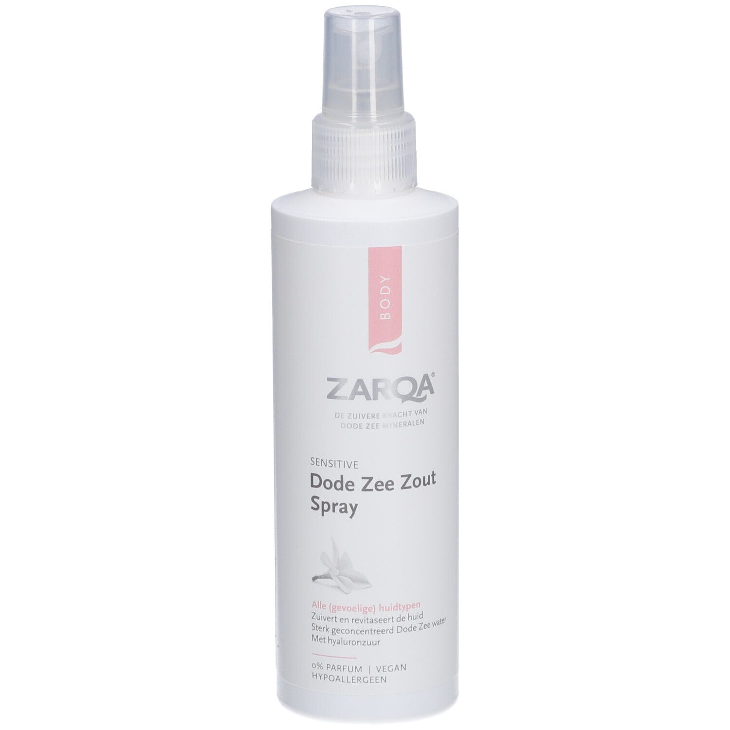 ZARQA Sensitive Dode Zee Zout Spray. Weiße Flasche mit Sprühkopf. Rosa Etikett mit Produktnamen und Logo.
