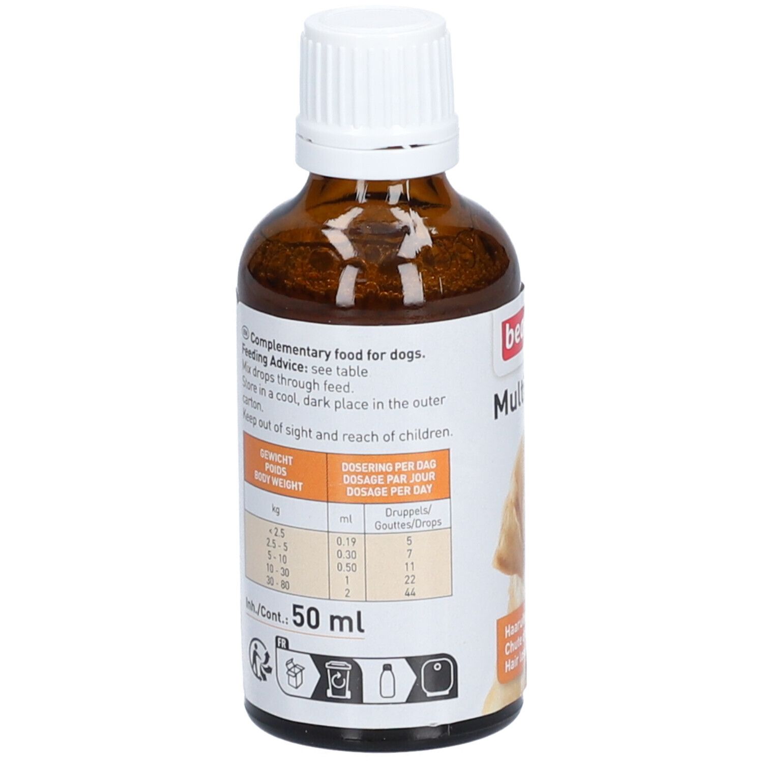 Achterkant van een bruine glazen fles met witte dop. Etiket met doseringstabel en tekst. 50 ml.