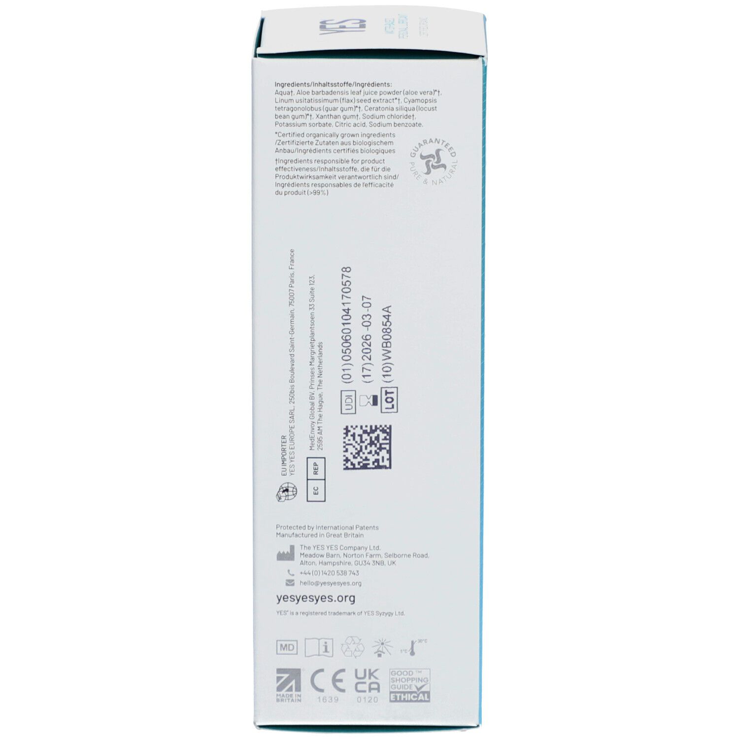 Achterkant van de doos. Ingrediënten, lotnummer, fabrikantinfo, QR-code en certificeringen.