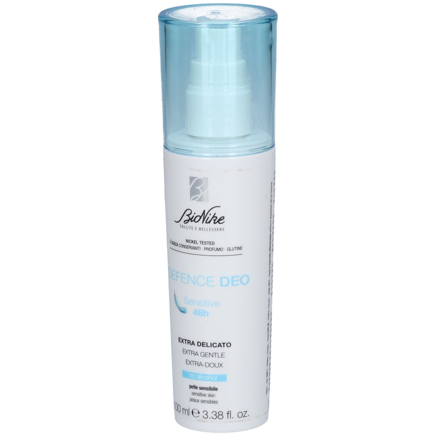Deodorant-Spray mit blauem Deckel. Aufschrift: DEFENCE DEO Sensitive 48h. Extra sanft. 100 ml.