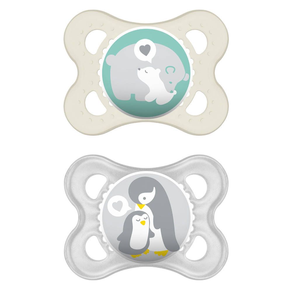 Zwei Schnuller mit Tier-Motiven. Beige mit Eisbären, grau mit Pinguinen. Silikon. 0-6 Monate.