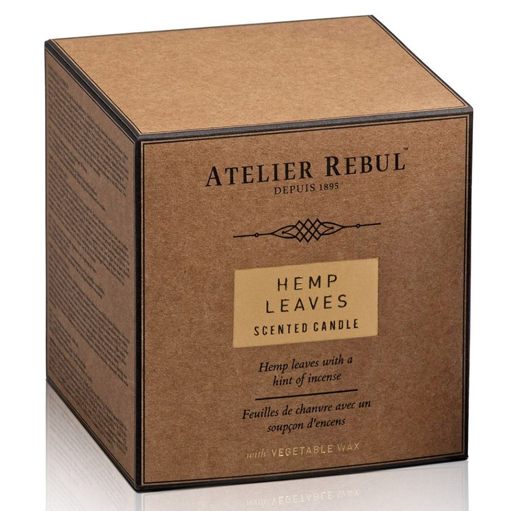Bruine vierkante verpakking met productinformatie en merklogo. Opschrift: Hemp Leaves Scented Candle.