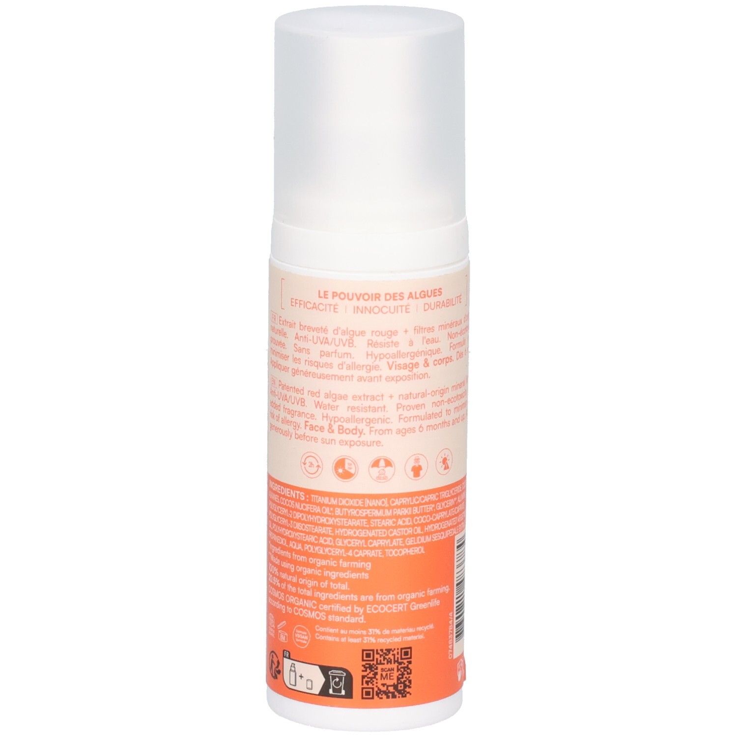 Rückseite der Sonnencreme-Flasche. Text in mehreren Sprachen. Orangefarbener und beiger Aufdruck.