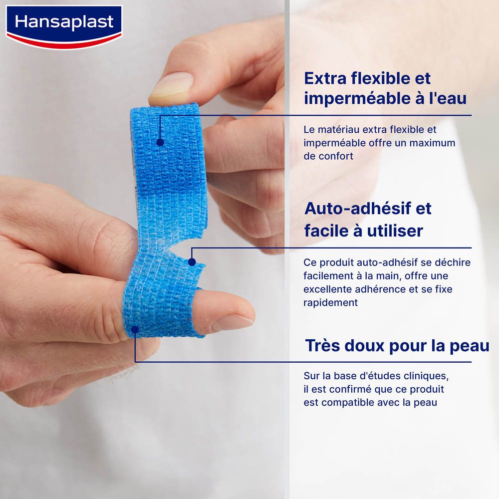Bande adhésive bleue pour doigts sur un doigt. Caractéristiques : extra flexible, imperméable, auto-adhésive, douce pour la peau.