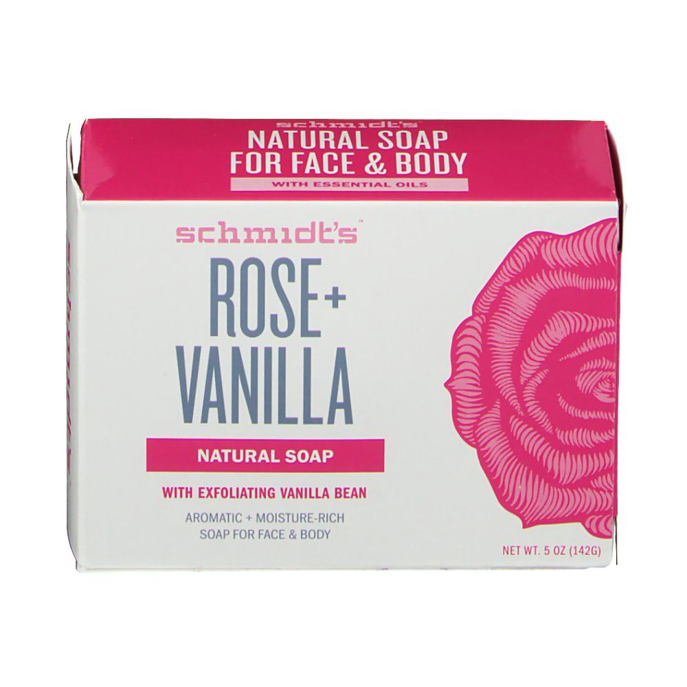 Witte doos met roze deksel. Opschrift: Schmidt's Rose + Vanilla Natural Soap. Rozenillustratie. Bevat essentiële oliën.