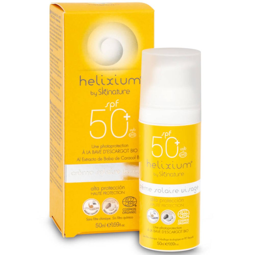 Gele verpakking en flesje zonnecrème. Opschrift: helixium, SPF 50. Met bio-certificering.