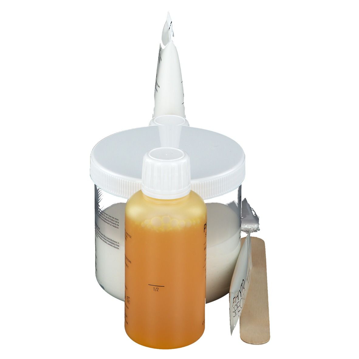 Un pot, une bouteille et un sachet avec étiquettes de produits. Une spatule en bois est également incluse.