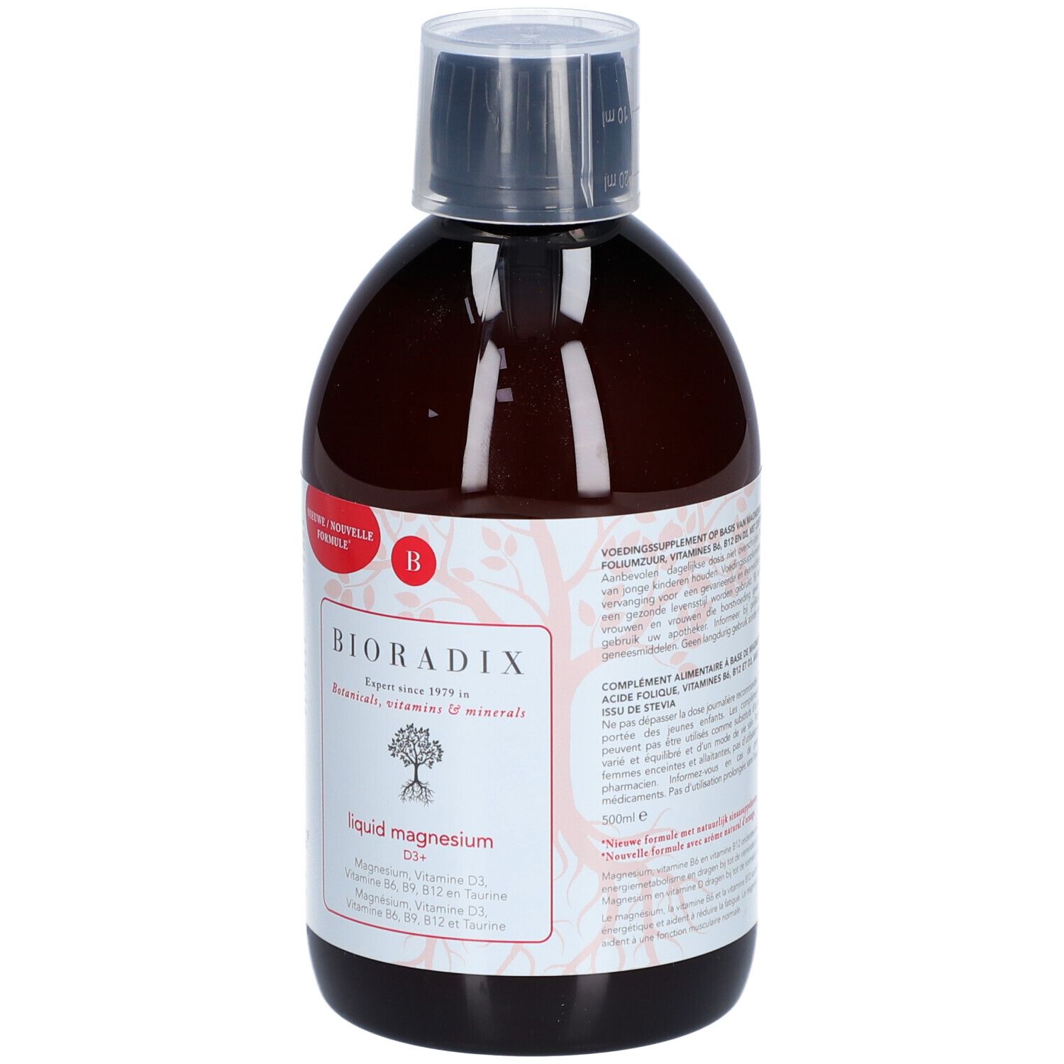 Bouteille marron avec bouchon noir. Étiquette blanche avec informations produit et logo. Autocollant rouge avec texte.