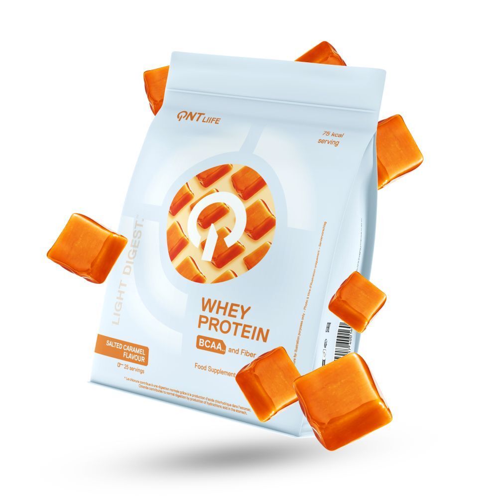 Sachet de Whey Protein, saveur caramel salé. BCAA et fibres. Logo QNT Life et morceaux de caramel.
