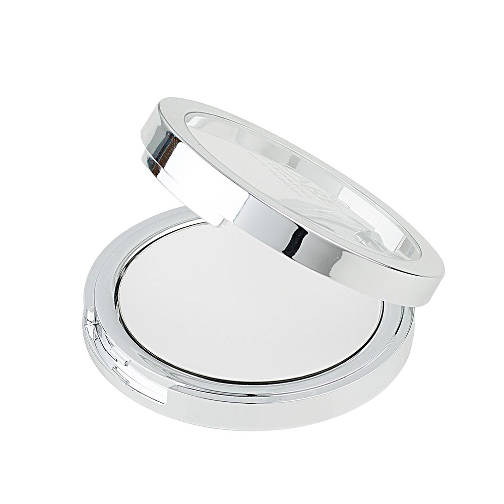 Boîtier argenté avec poudre blanche, couvercle ouvert. L'inscription EYE CARE Cosmetics est visible sur le couvercle.