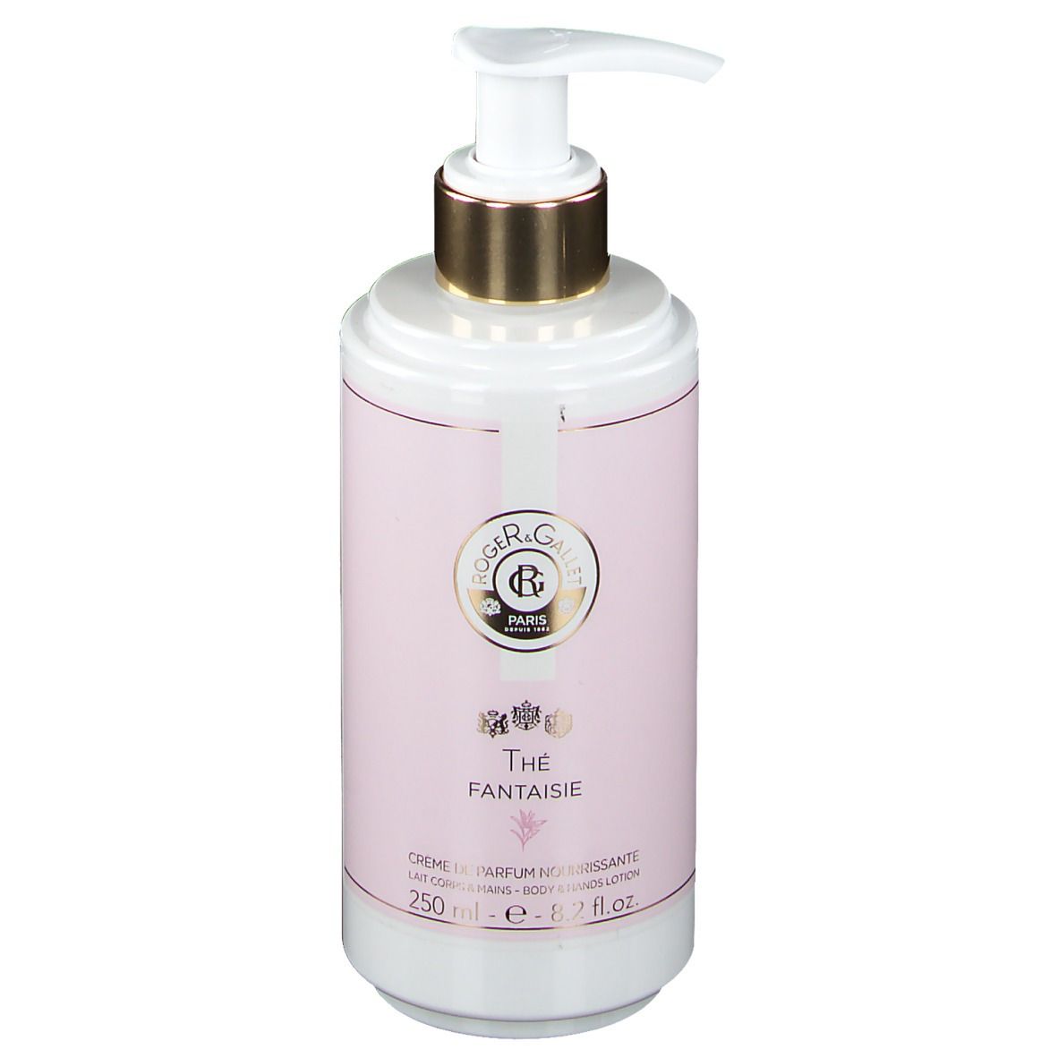 Flacon blanc avec étiquette rose. Tête de pompe dorée. Inscription : Roger & Gallet, Thé Fantaisie, Crème de Parfum Nourrissante.