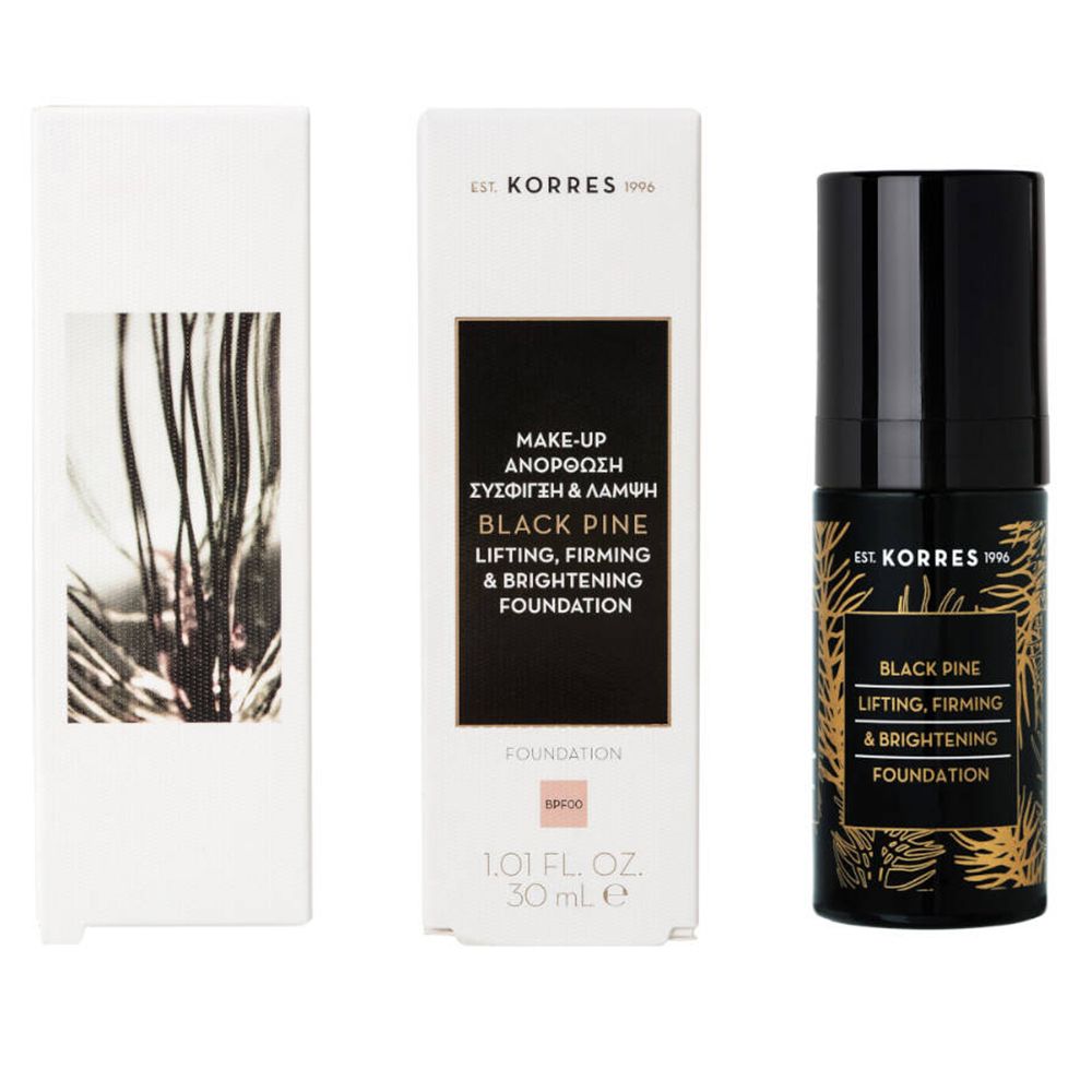 Korres Black Pine Foundation, verpakking en fles. Opschrift: Black Pine, Lifting, Firming & Brightening Foundation. 30 ml.
