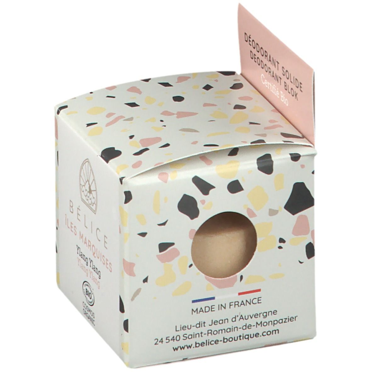 Kartonnen verpakking met gat. Tekst: DÉODORANT SOLIDE, Certifié Bio, BÉLICE ÎLES MARQUISES, Ylang Ylang. Made in France. Product zichtbaar.