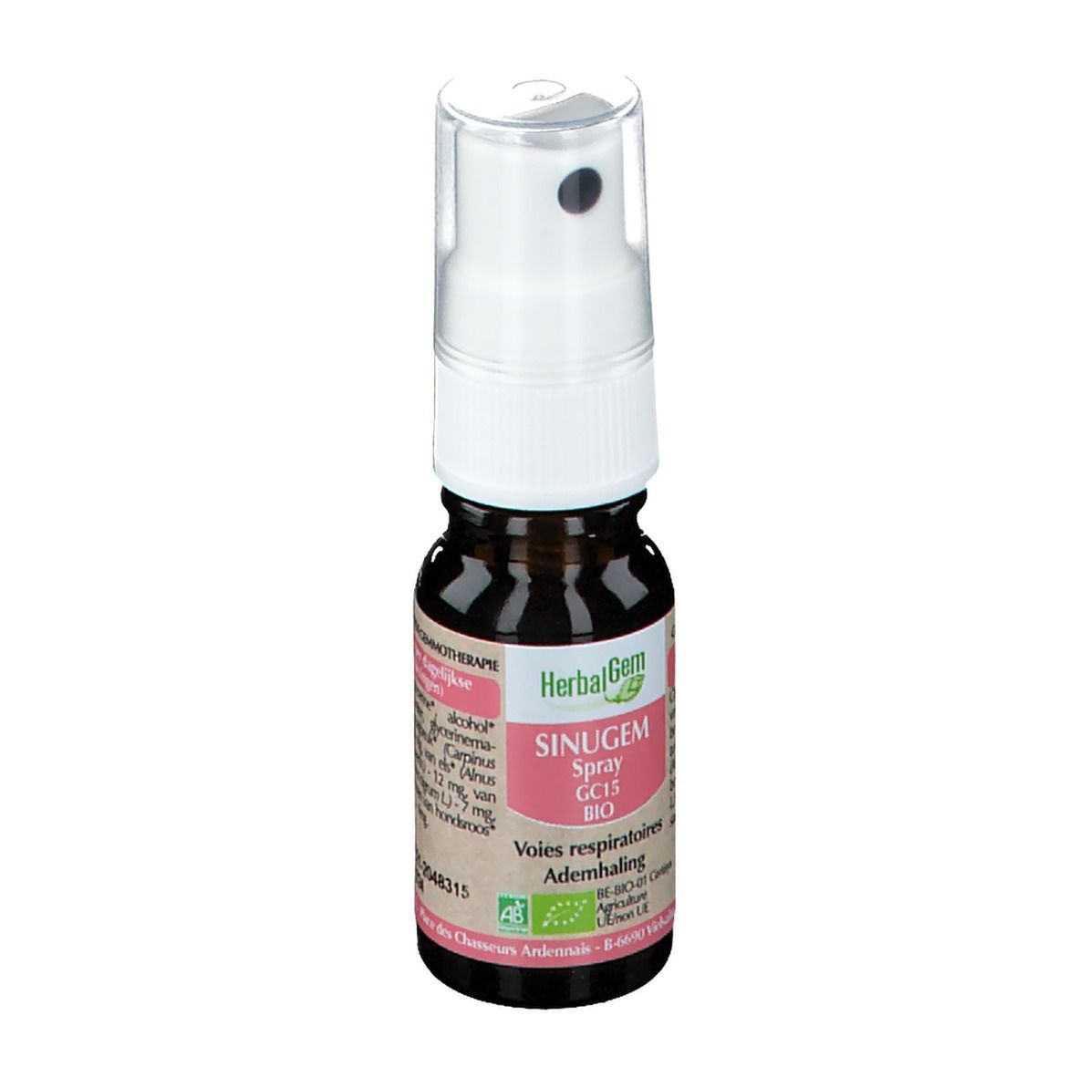Bruine glazen fles met witte spraykop. Opschrift: SINUGEM Spray GC15 BIO. Voor de luchtwegen.