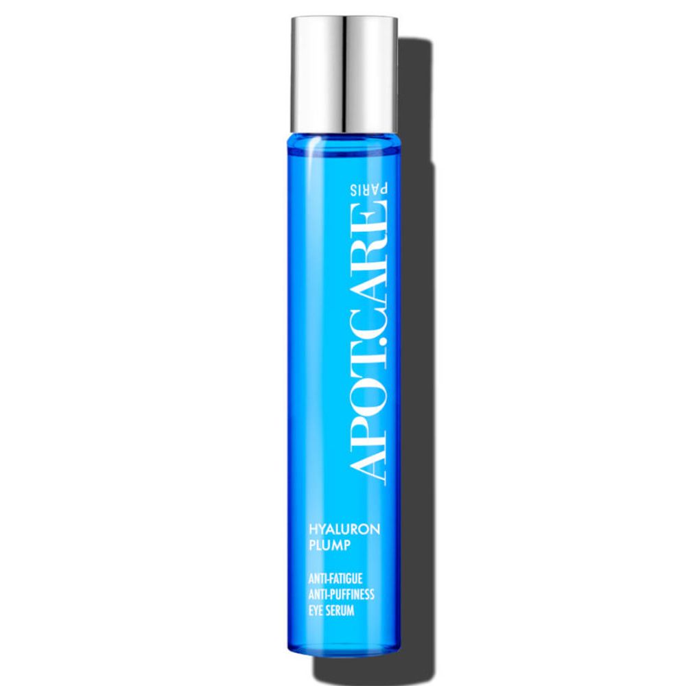 Blaues Serum mit silbernem Deckel. Aufschrift: APOT.CARE, Hyaluron Plump, Anti-Fatigue, Anti-Puffiness Eye Serum.