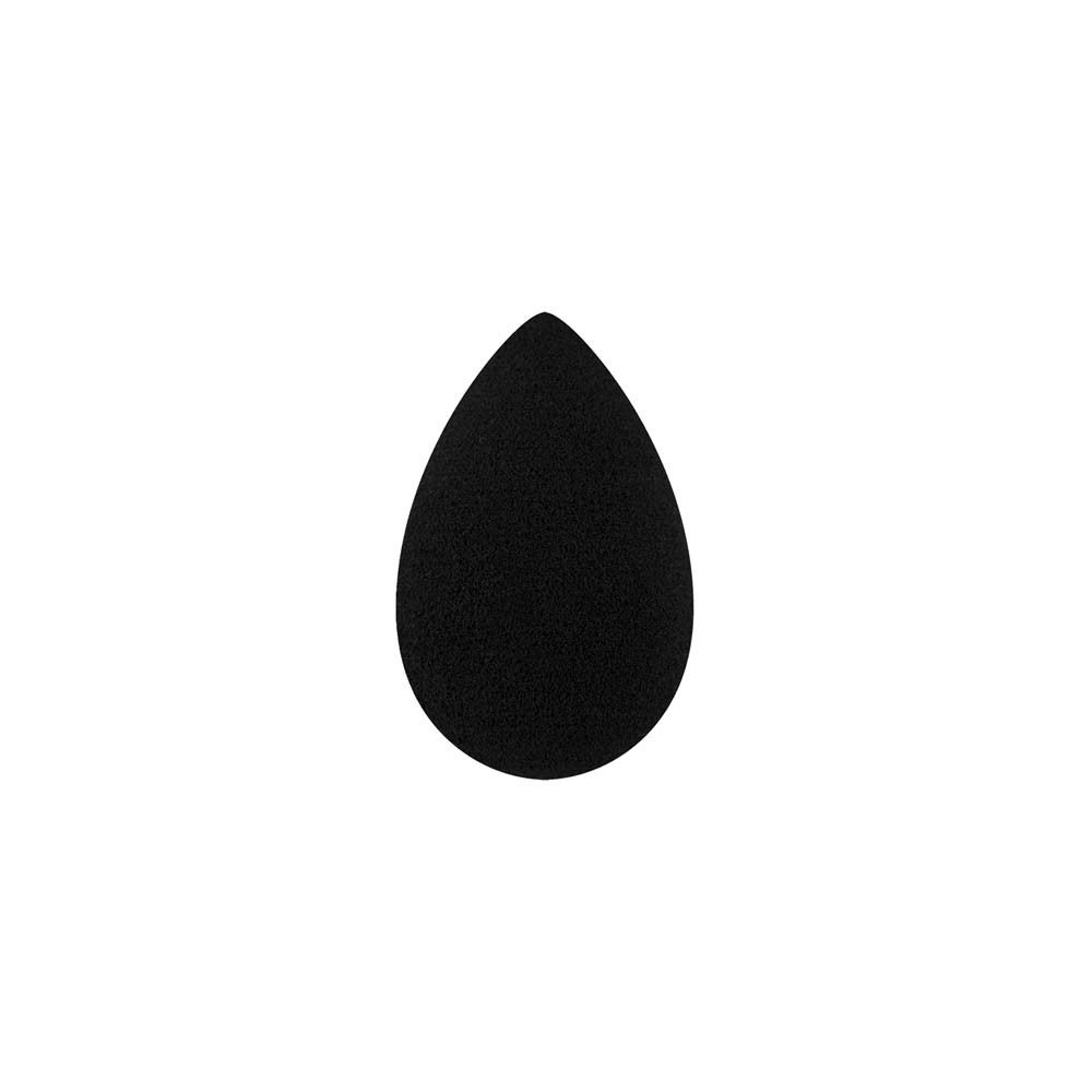 Éponge de maquillage noire en forme de goutte, sur fond blanc.