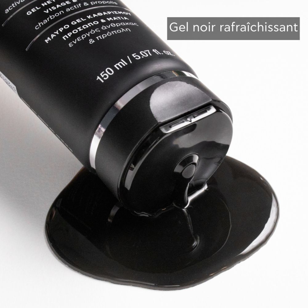 Du gel noir est versé du tube. Texte: Gel noir rafraîchissant.