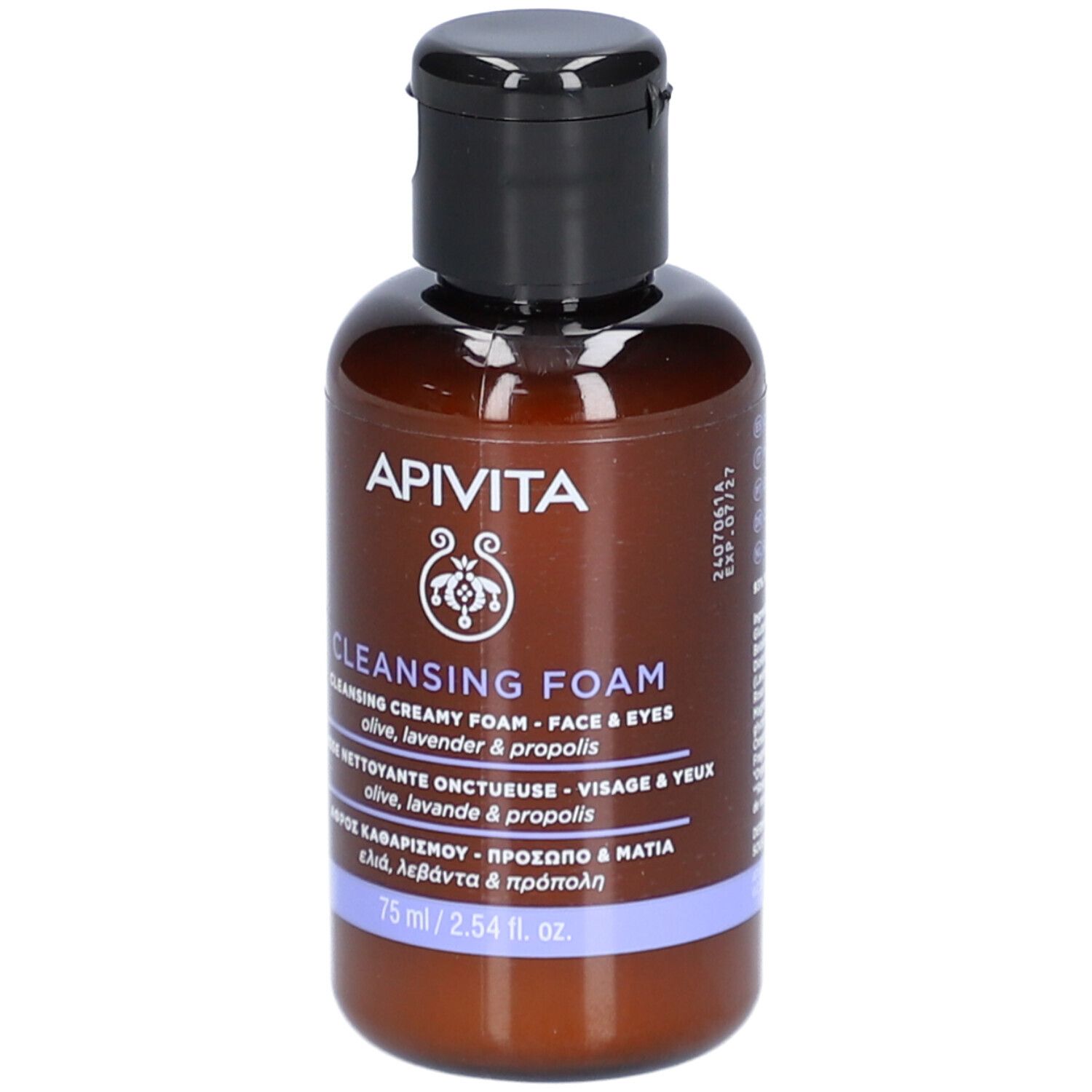 Bruine fles met zwarte dop. Opschrift: Apivita, Cleansing Foam, 75 ml.