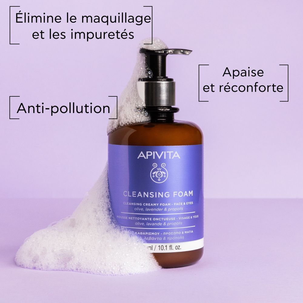 Flacon avec mousse. Texte: Élimine le maquillage et les impuretés. Apaise et réconforte. Anti-pollution.