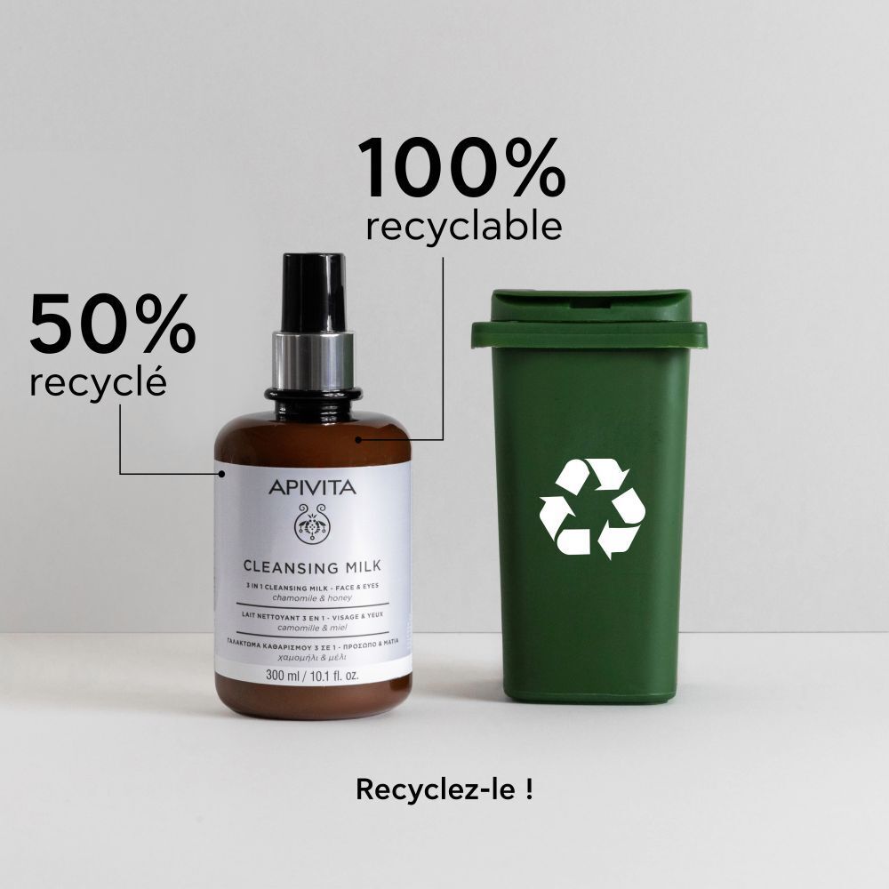 Flacon APIVITA CLEANSING MILK, poubelle. Texte: 50% recyclé, 100% recyclable.