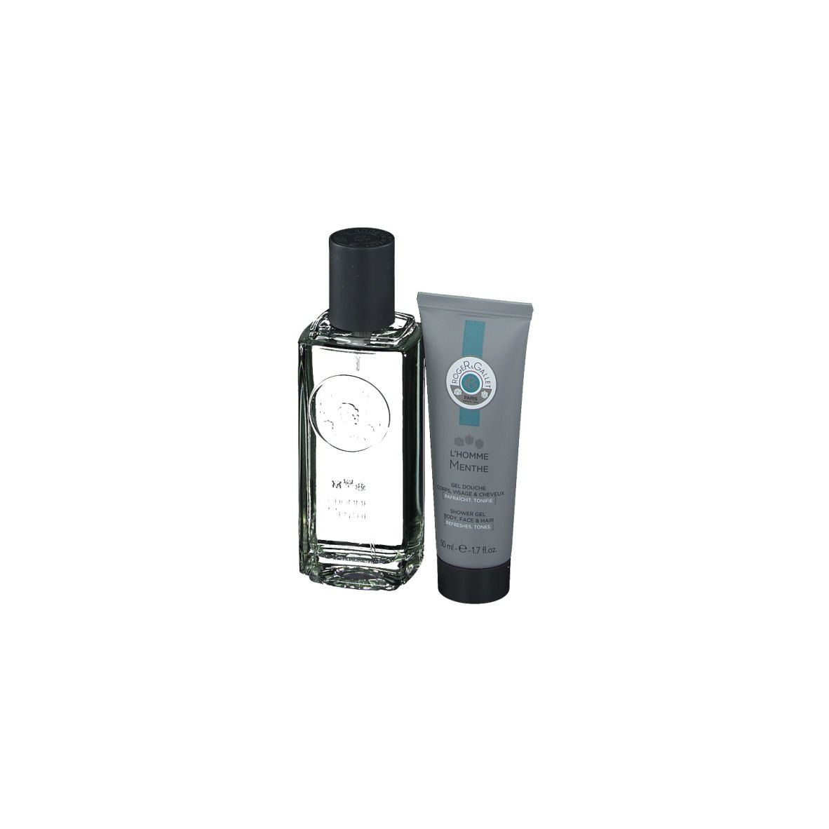 Flacon de parfum et tube de gel douche. Flacon rectangulaire, transparent. Tube gris avec logo. Sur fond blanc.