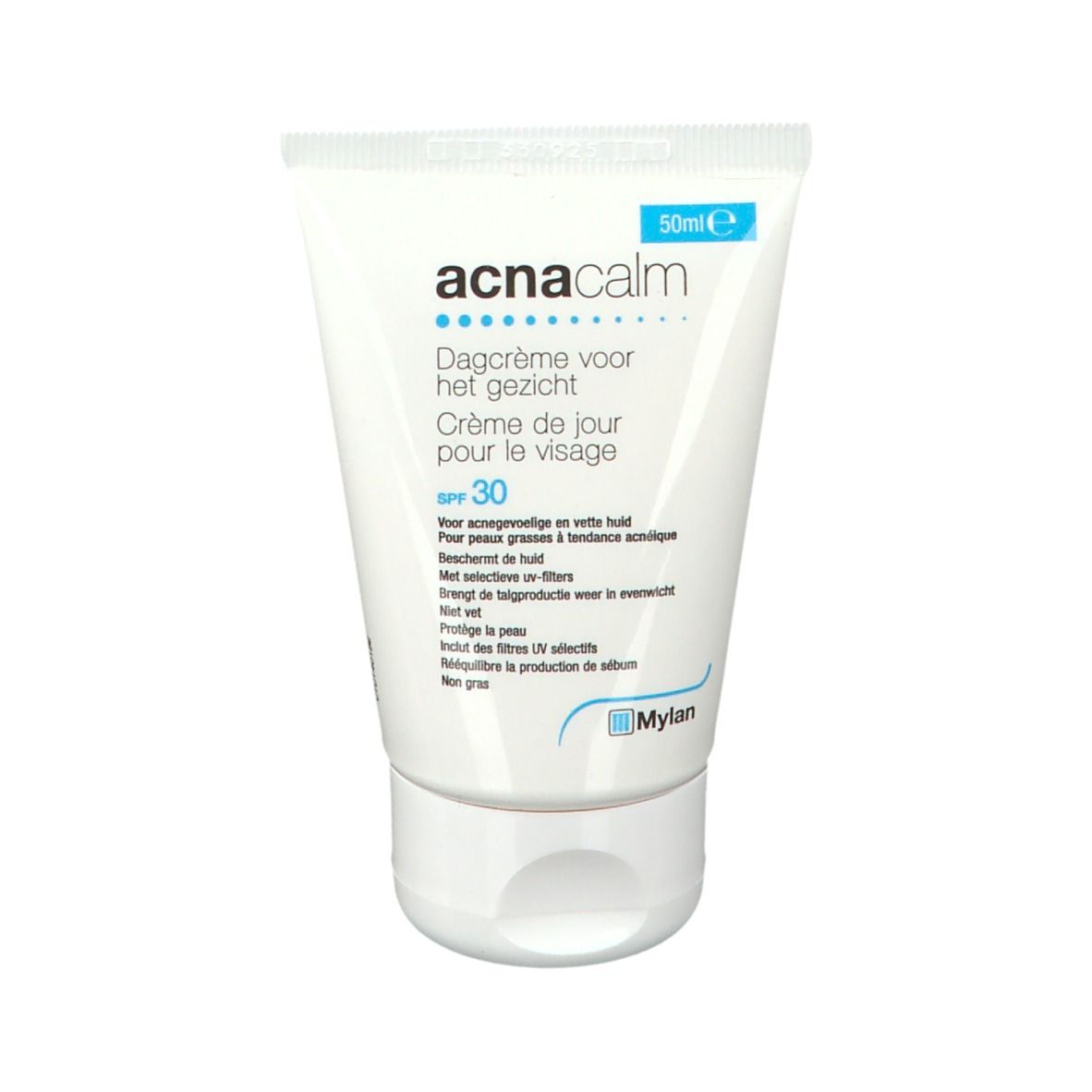Witte tube met blauwe tekst "acnacalm". Tekst: "Dagcrème voor het gezicht", "SPF 30". Merk: Mylan. 50ml.