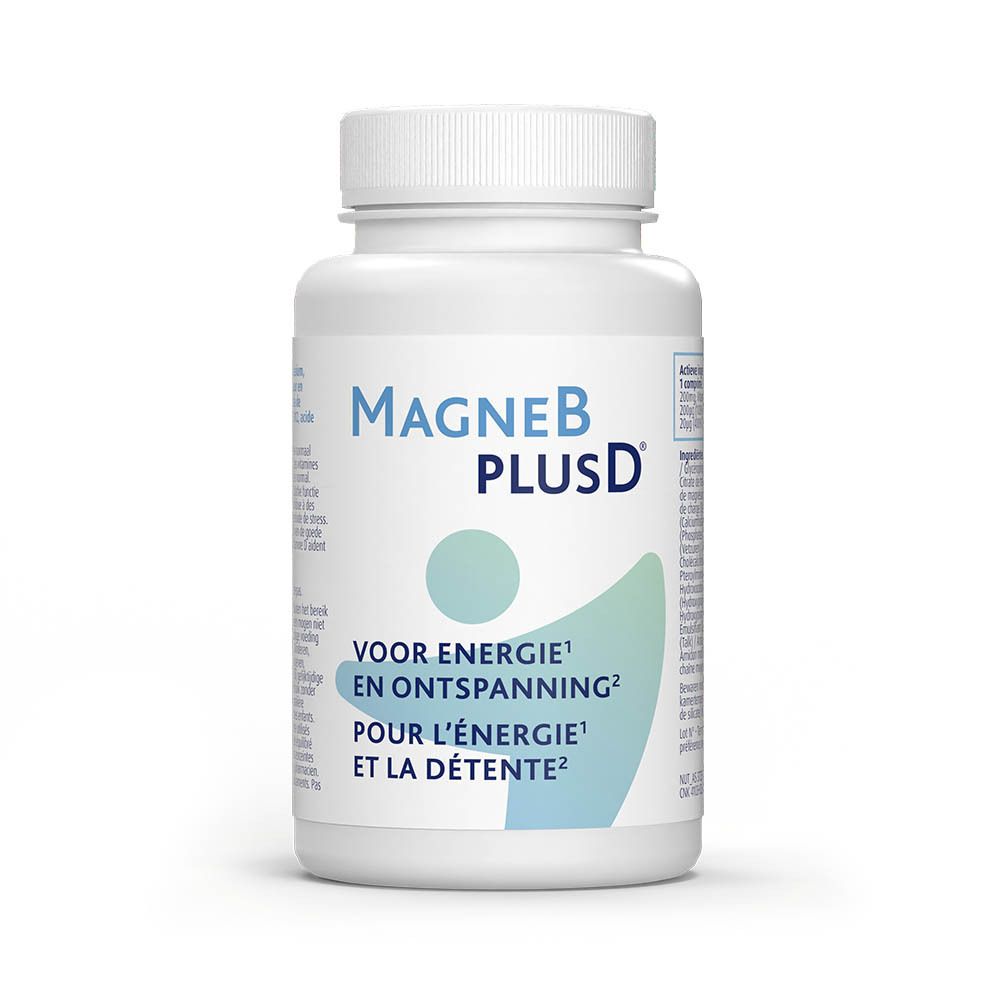 Witte fles met schroefdop. Opschrift: MagneB PlusD. Tekst: Voor energie en ontspanning. Bevat tabletten.