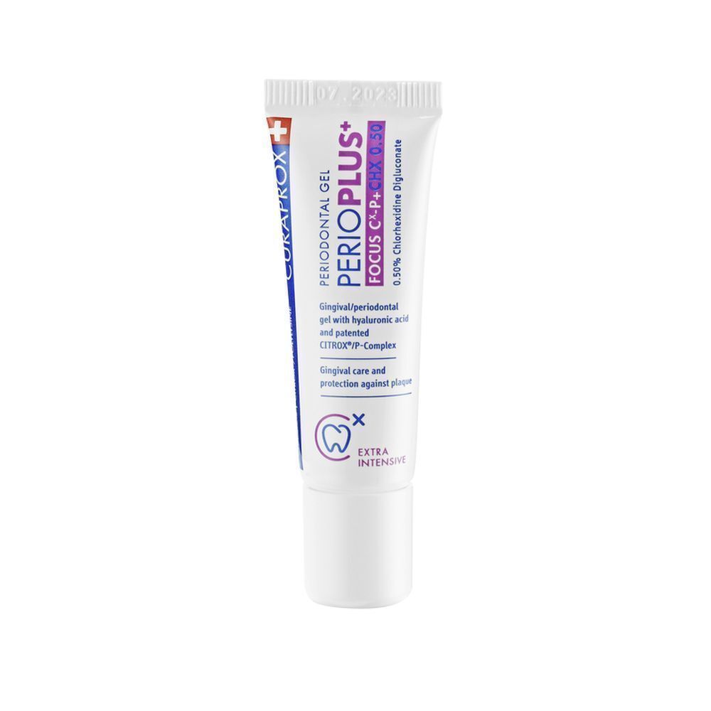 Tandvleesgel. Witte tube met blauwe en rode tekst. Bevat CHX 0,50%. Merk Curaprox.