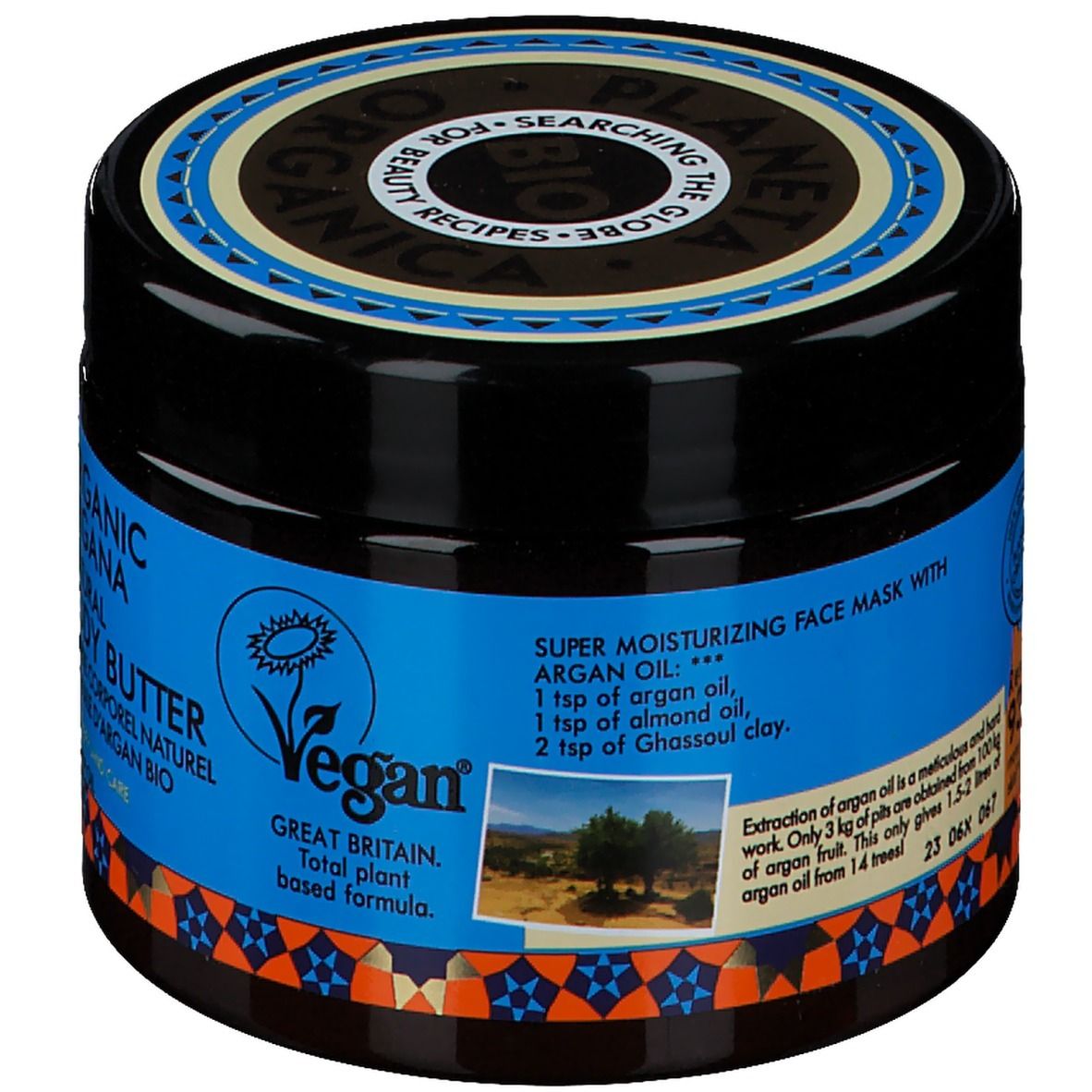 Pot noir avec étiquette bleue. Inscription: Organic Argana Natural Body Butter. Label Vegan. Huile d'argan.