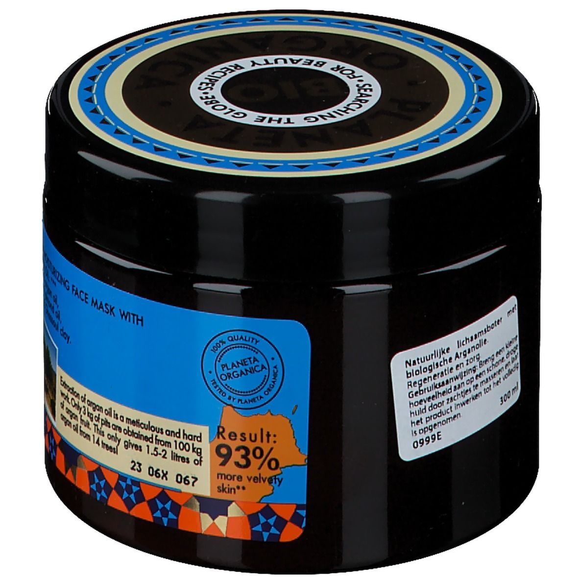 Pot noir avec étiquette bleue. Inscription: Organic Argana Natural Body Butter. Label Vegan. Huile d'argan.