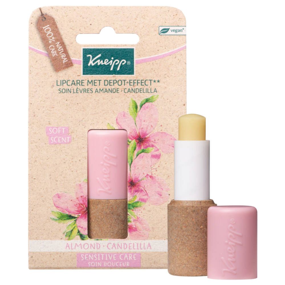 Stick à lèvres et emballage. Bâton rose avec base marron. Inscription : Kneipp, Amande-Candelilla. Vegan.