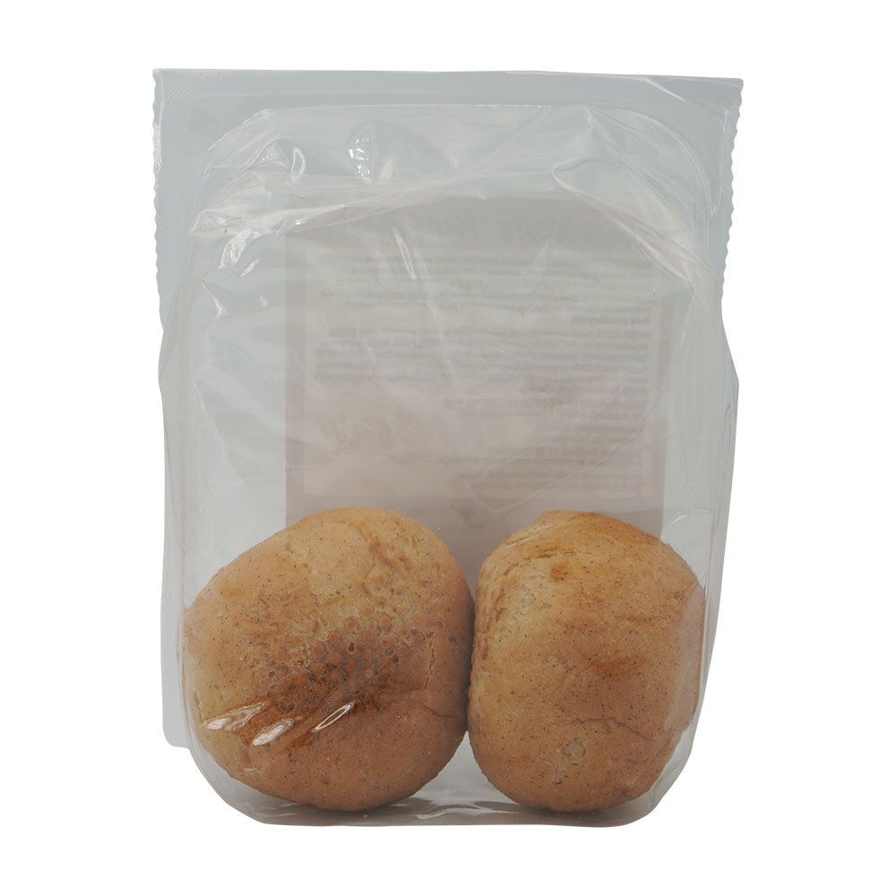 Twee glutenvrije, lactosevrije broodjes in transparante verpakking. Zichtbaar: vorm en kleur van de broodjes.