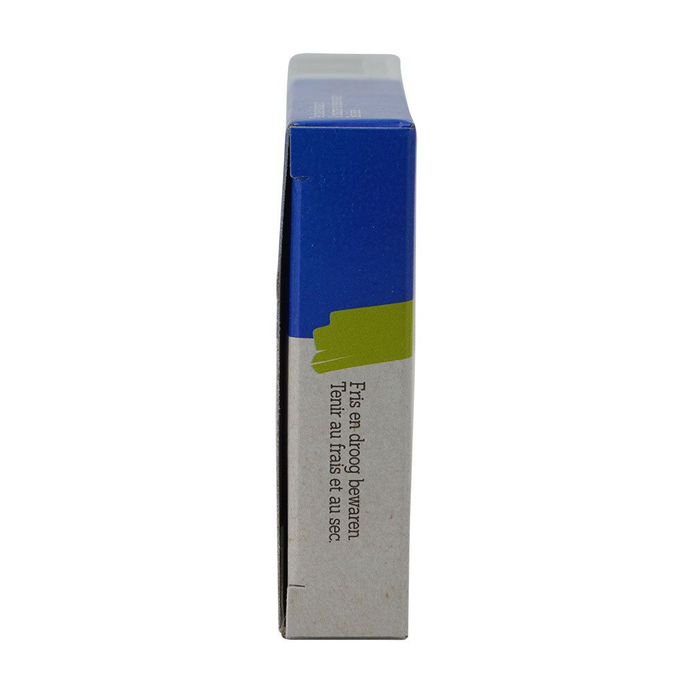 Vue latérale de l'emballage du bouillon de légumes Damhert Low Salt. Bleu et blanc. Texte : Conserver au frais et au sec.
