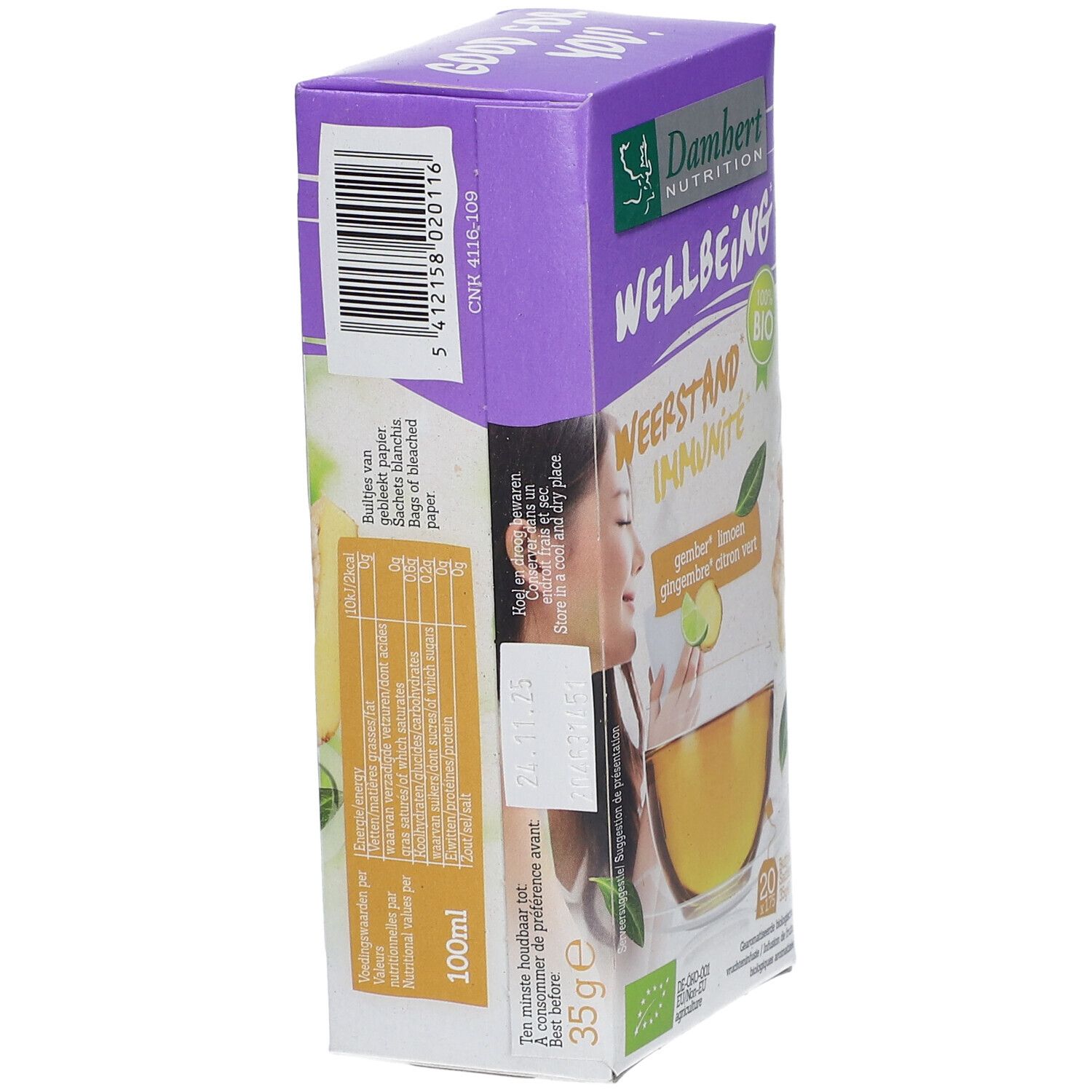 Zijaanzicht van de verpakking van Damhert Wellbeing thee. Bevat tekst, barcode en informatie over de inhoud.