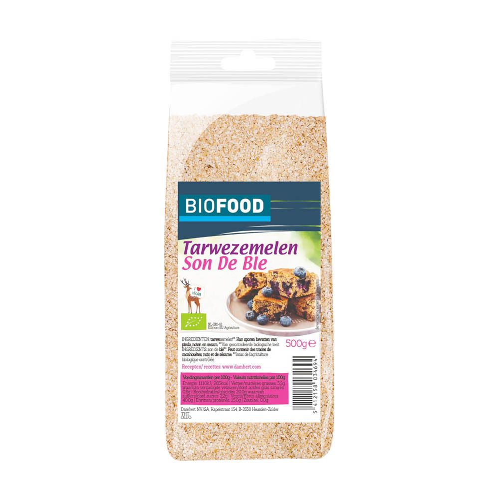 Son de blé BIOFOOD dans un emballage transparent. Impression avec nom du produit, logo et image de gâteau aux myrtilles. 500g.