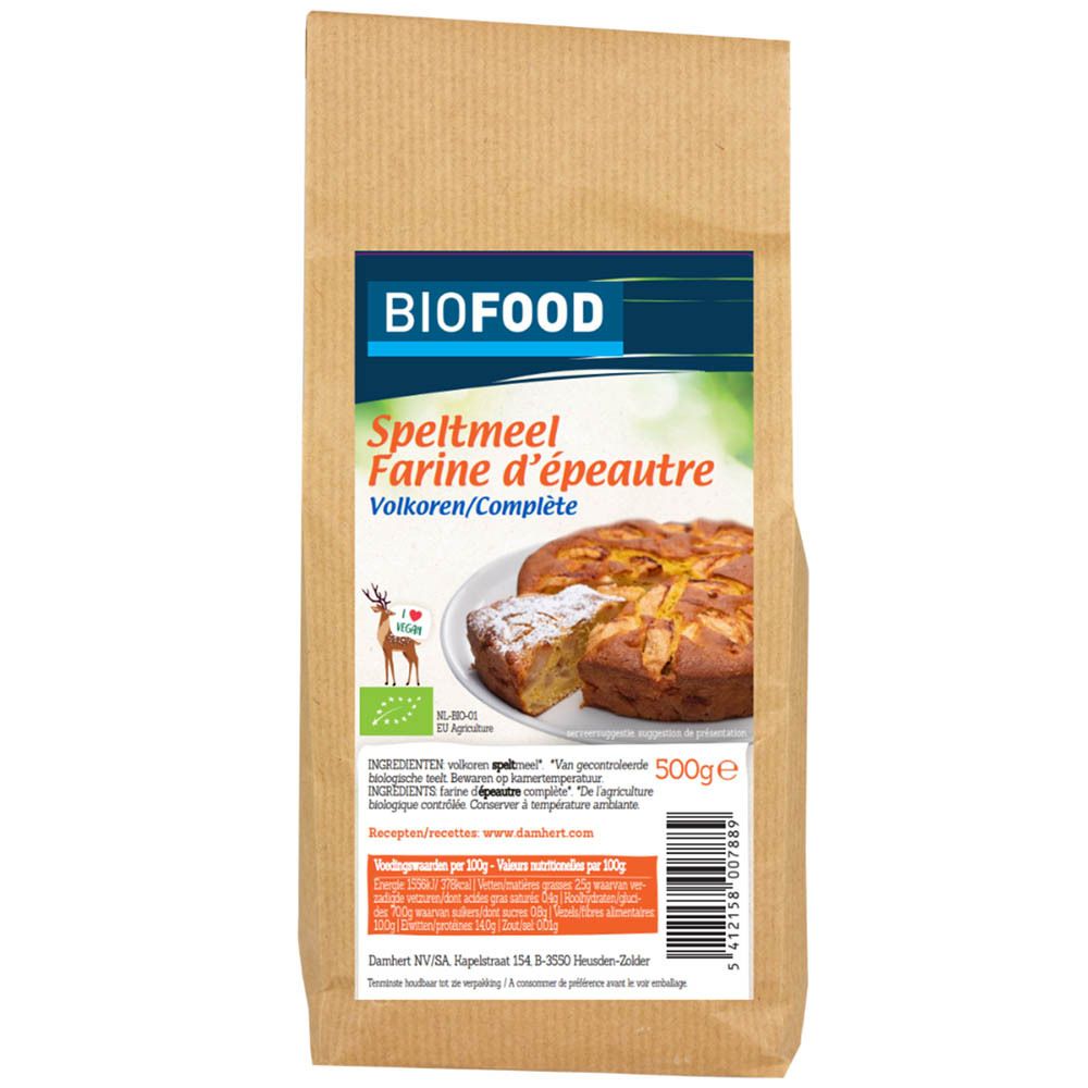 Bruine papieren zak met blauw-wit etiket. Opschrift: BIOFOOD, Speltmeel, Farine d'épeautre, Volkoren/Complete. Bio-keurmerk, taartafbeelding en 500g.