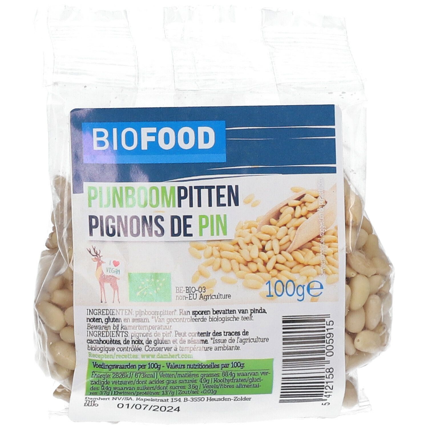 Transparante verpakking BIOFOOD Pijnboompitten. Opschrift: Pijnboompitten, Pignons de pin, 100g, bio-label.