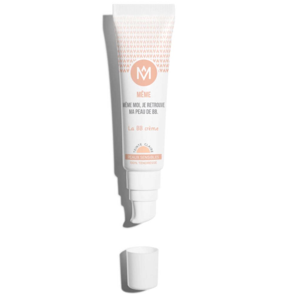 Weiße Tube BB-Creme von MÊME. Aufschrift: La BB crème, Teinte Claire. Logo: MÊME. Rosa Muster. Deckel abgenommen.
