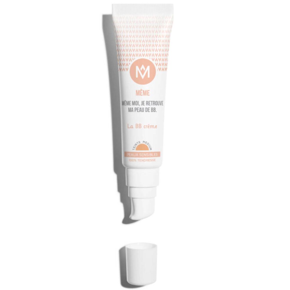 MÊME crème tube met open dop. Opschrift: La BB crème, Medium tint. Voor gevoelige huid.
