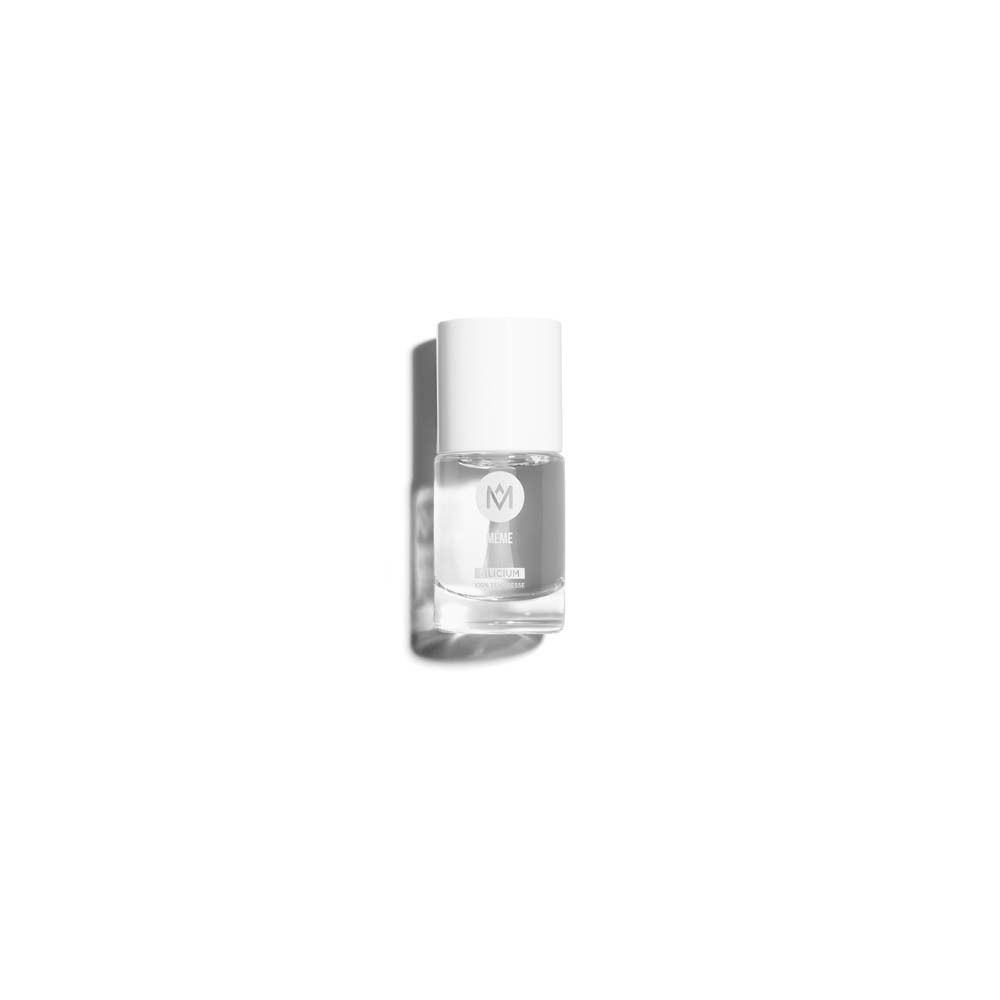 Flacon de vernis à ongles transparent avec bouchon blanc. Le logo MÊME est visible sur le flacon.