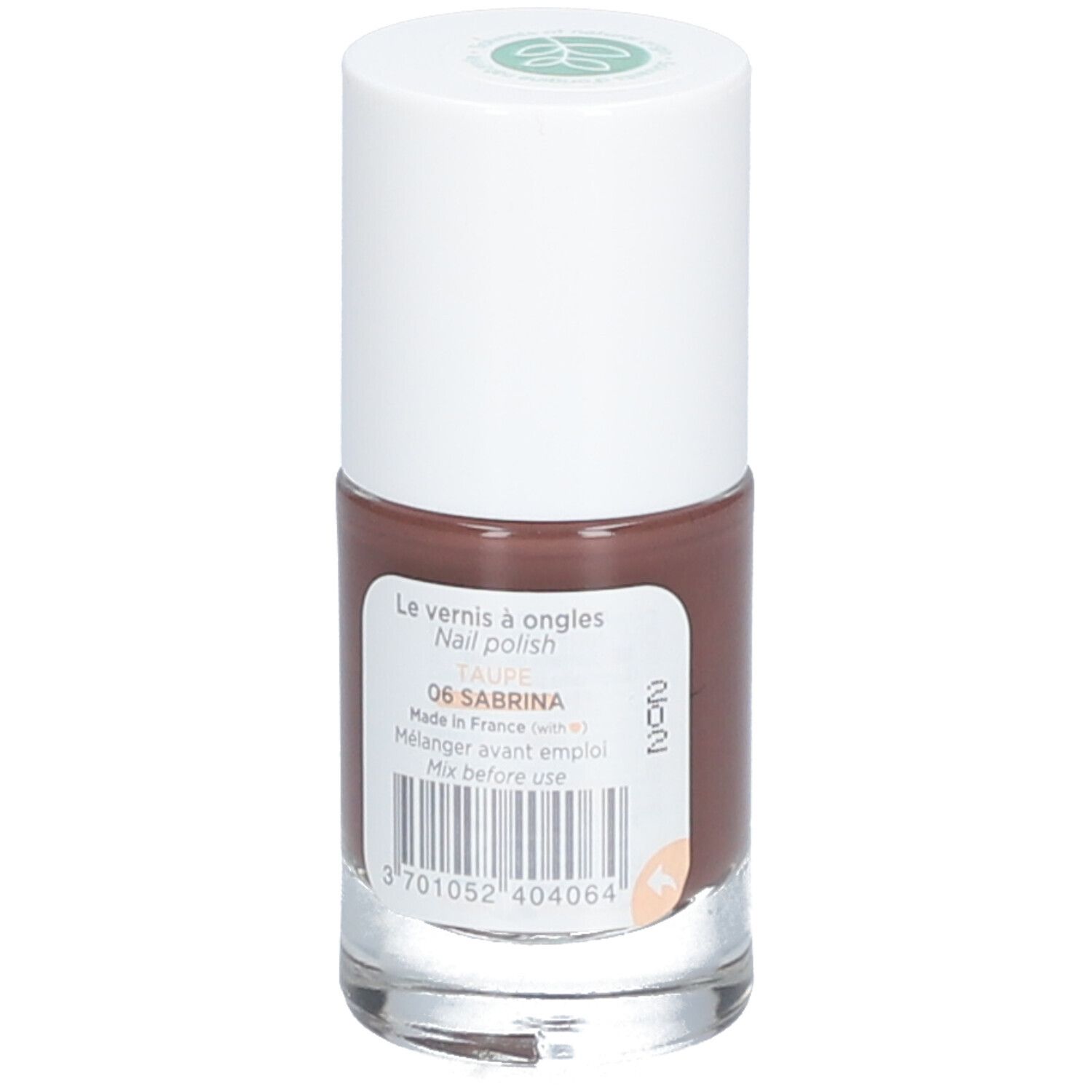 Nagellakfles met bruine inhoud en witte dop. Informatie zichtbaar: '06 SABRINA' en barcode.