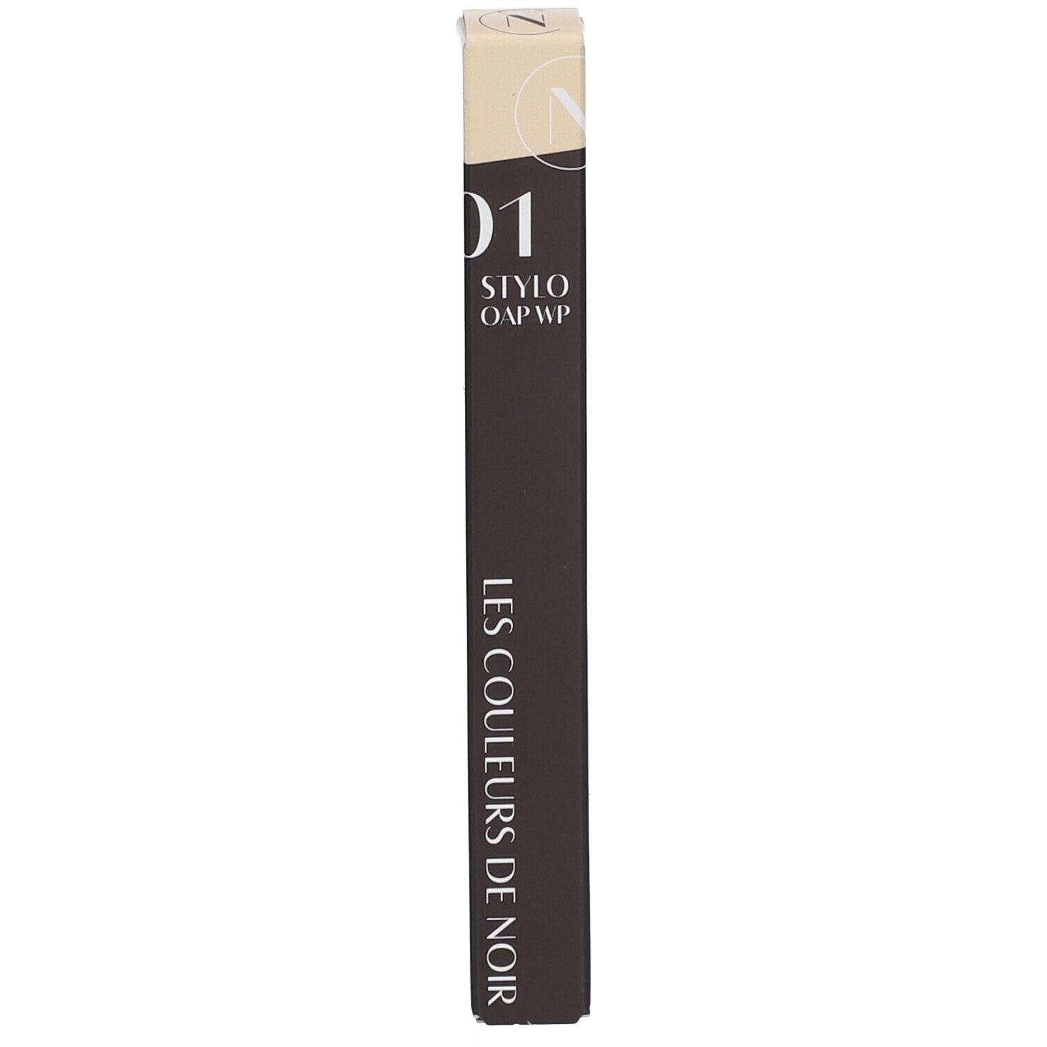 Verpackung des schwarzen Lidschattenstifts. Aufschrift: LES COULEURS DE NOIR. STYLO OAP WP 01.