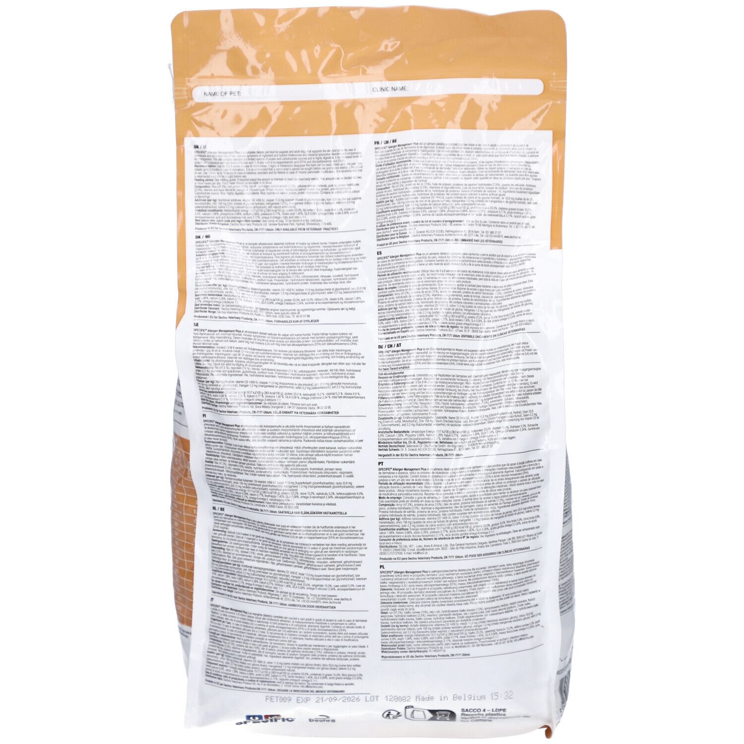 Rückseite eines Beutels mit Tierfutter. Text in mehreren Sprachen. Enthält Informationen über das Produkt und seine Inhaltsstoffe.