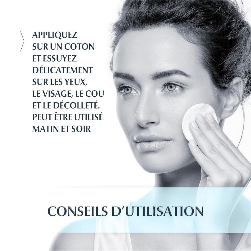Femme utilise un coton. Texte: Appliquer sur un coton et essuyer délicatement sur les yeux, le visage, le cou et le décolleté.