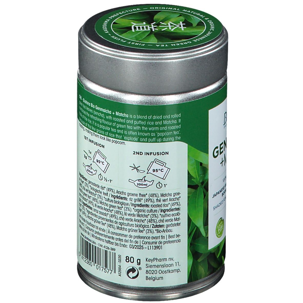 Cilindervormige doos, schuine weergave. Tekst in meerdere talen. Bevat informatie over Biotona Bio Genmaicha + Matcha.