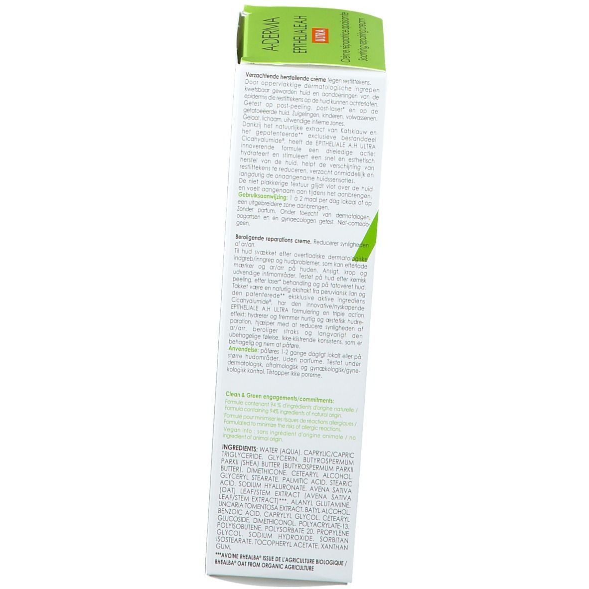 Achterkant van de A-DERMA Epitheliale A.H Ultra verpakking. Tekst in meerdere talen. Witte achtergrond.